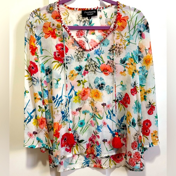 Feathers by Tolani Farah Bloom Popover Floral Blouse Embroidered Edge Top - Picture 4 of 9